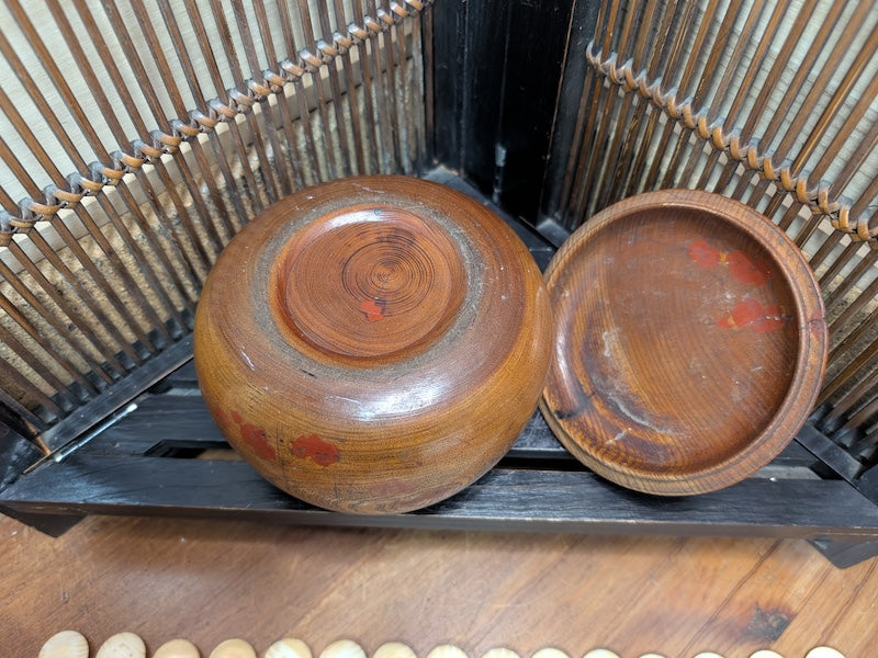 Authentic Vintage Japan Go game high grade Hamaguri W/wooden bowl Made in Japan