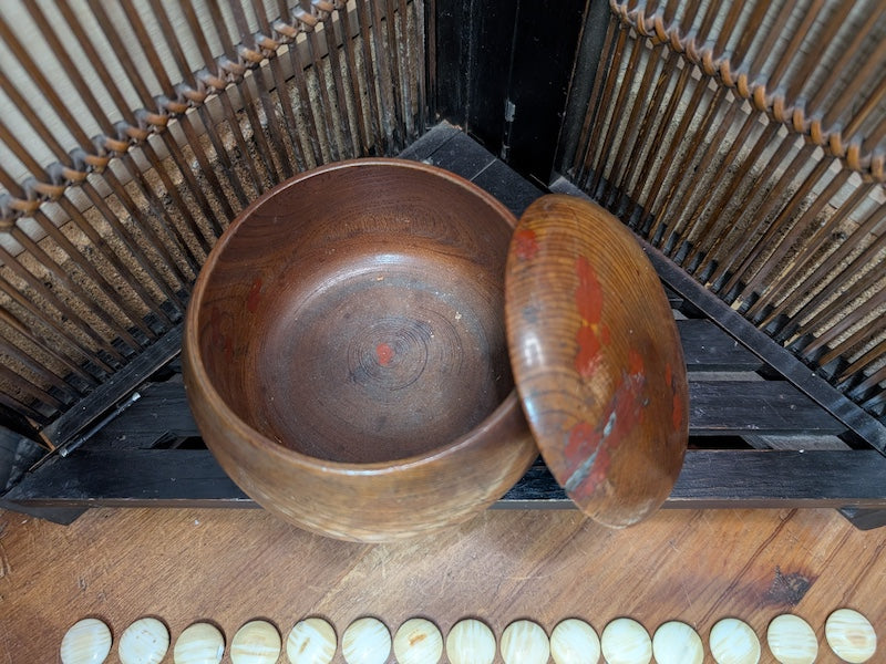 Authentic Vintage Japan Go game high grade Hamaguri W/wooden bowl Made in Japan