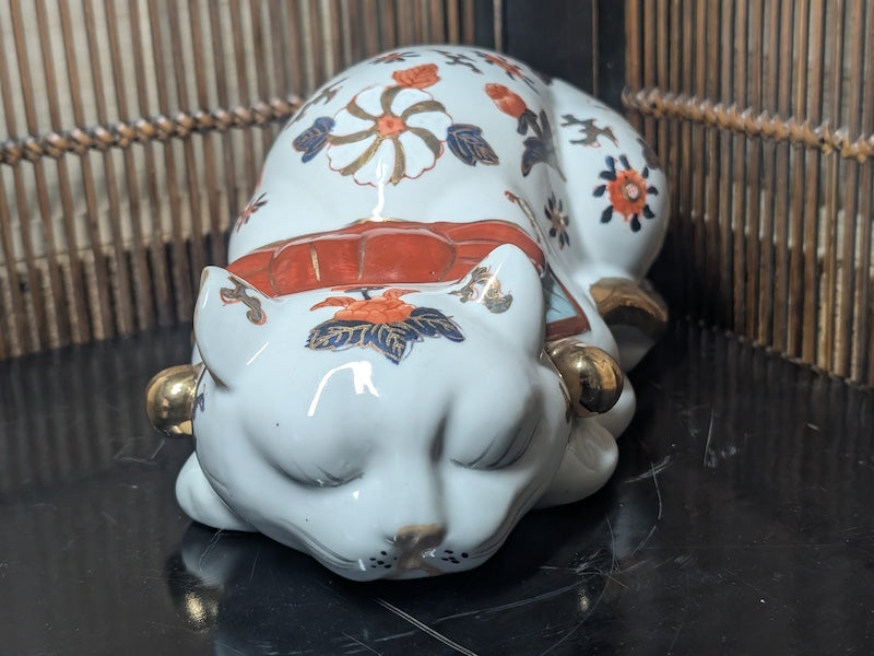 1940s Japanese Imari Sleeping Maneki Neko Figurine – 24K Gold Hand Painted