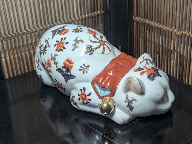 1940s Japanese Imari Sleeping Maneki Neko Figurine – 24K Gold Hand Painted