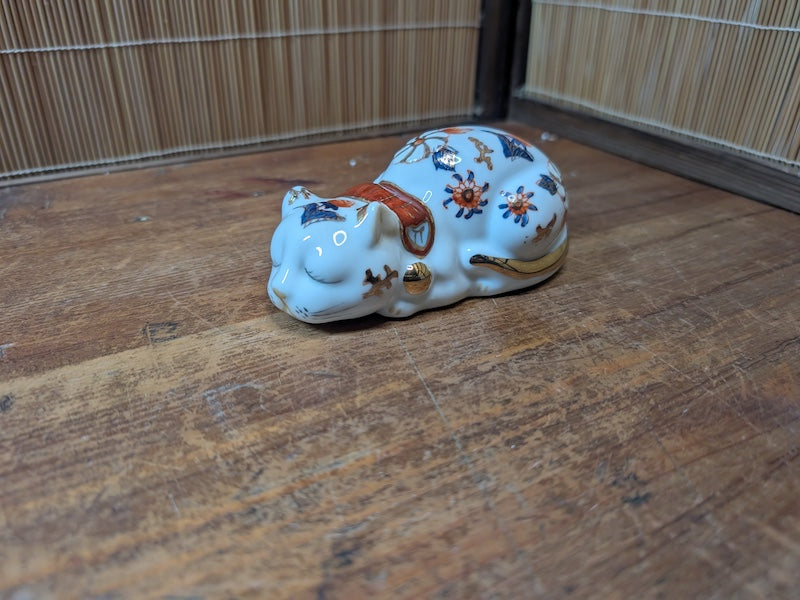 Rare Imari Maneki Neko Sleeping Cat Figurine with 24K Gold Details