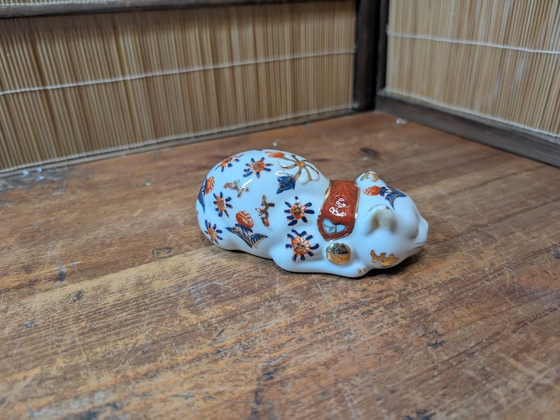 Rare Imari Maneki Neko Sleeping Cat Figurine with 24K Gold Details