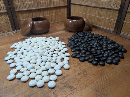 Rare Japanese Go Game Set Nachi Hamaguri Shell Stones Bamboo