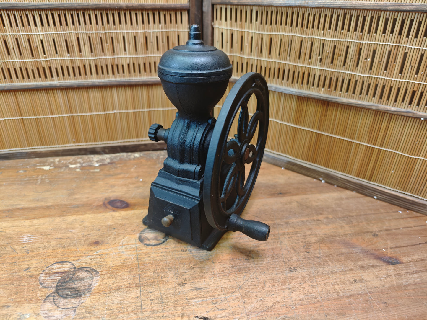 Vintage Kalita Dia Mill Coffee Grinder Cast Iron Manual Grinder Japan