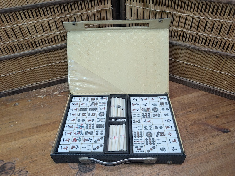 Vintage Japanese Mahjong Set 1970s Bamboo Resin Tiles Complete