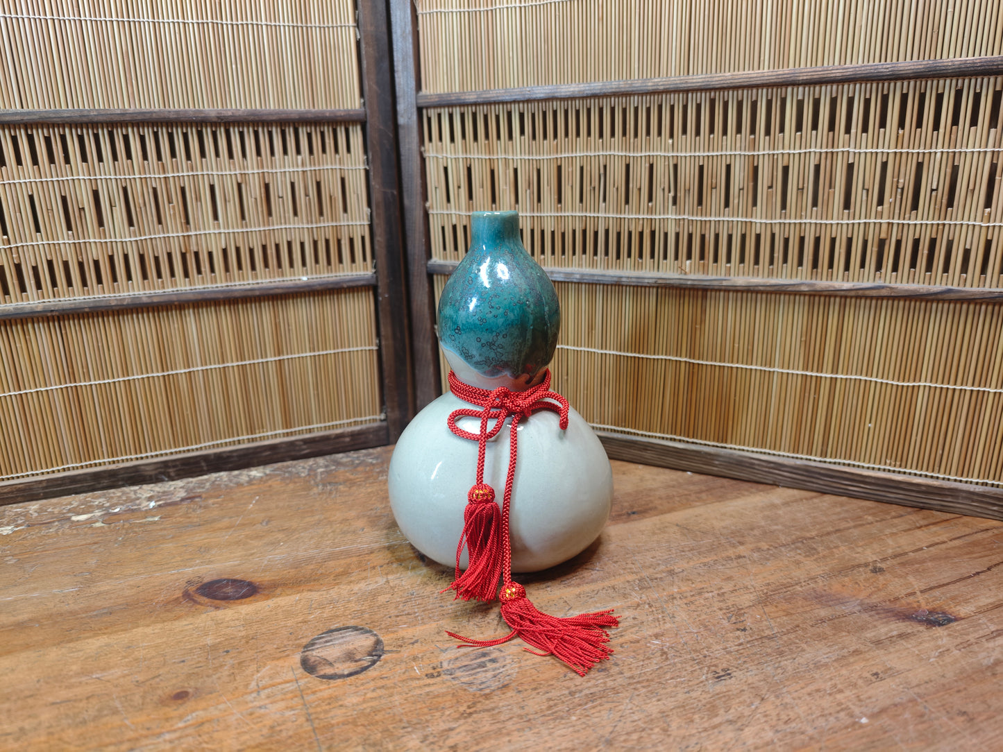 Japanese vintage Kutani Ware pottery Hyotan Vase Double Gourd Tassels