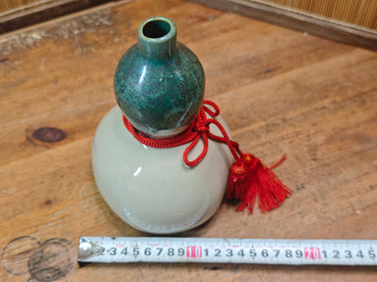 Japanese vintage Kutani Ware pottery Hyotan Vase Double Gourd Tassels