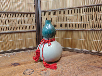Japanese vintage Kutani Ware pottery Hyotan Vase Double Gourd Tassels