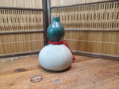 Japanese vintage Kutani Ware pottery Hyotan Vase Double Gourd Tassels