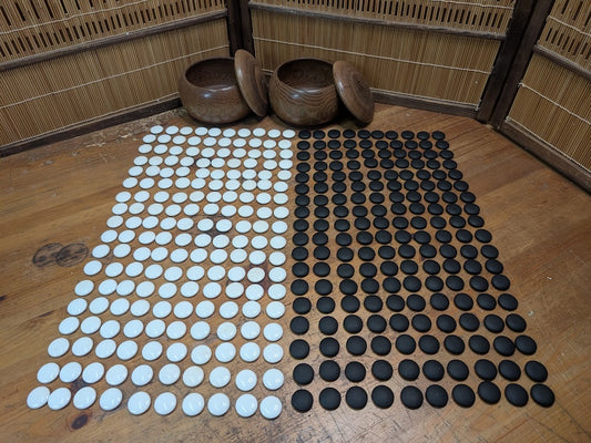 Japanese Go Stones Set White Glass/Resin Black Natchi Shells Auction (No Board)