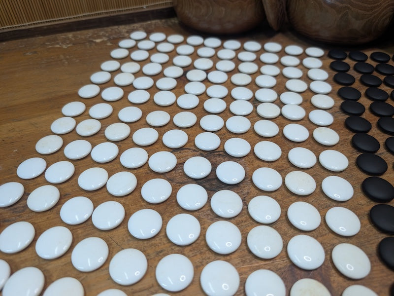Japanese Go Stones Set White Glass/Resin Black Natchi Shells Auction (No Board)