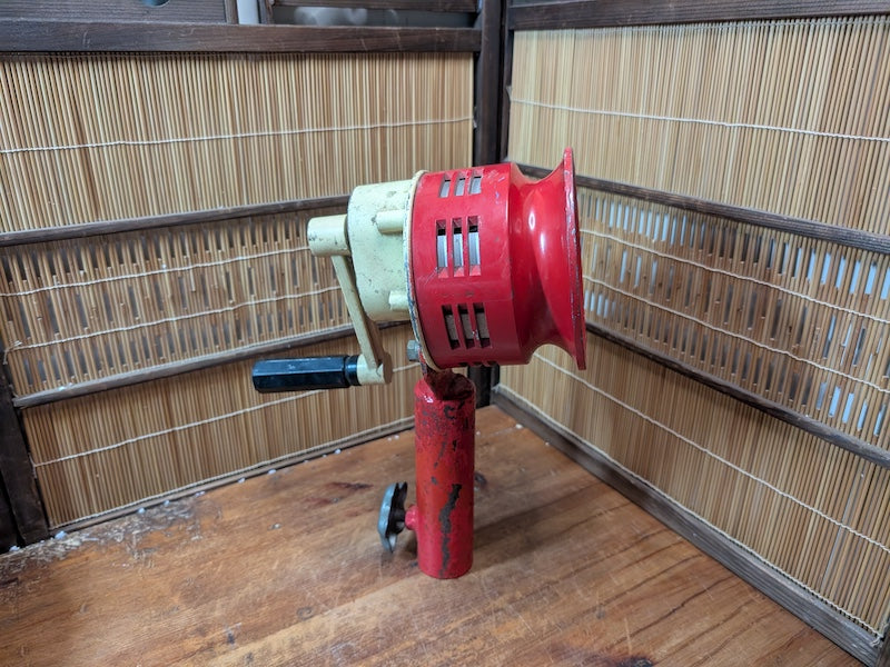 Rare 1940s Japanese Hand Crank Siren Akao Emergency Alarm Auction JP