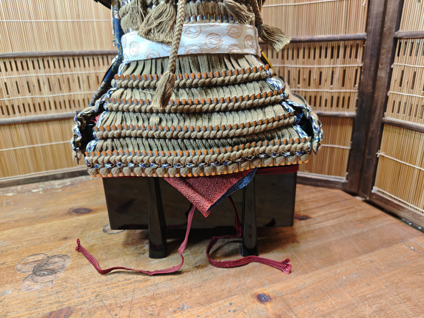 Authentic Japanese Kabuto Yoroi Armor Large Display w/ Wood Box