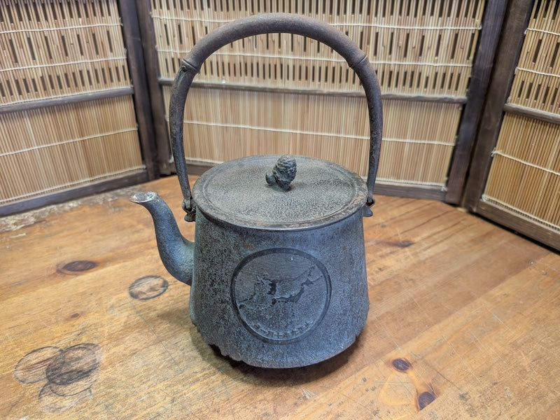 Japanese Tetsubin Nambu Tekki Cast Iron Kettle Map of Japan Design