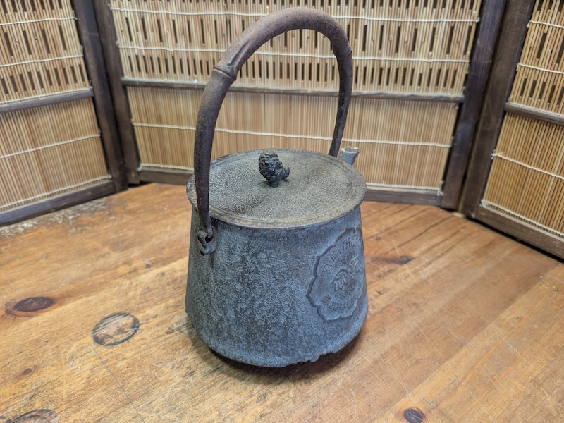 Japanese Tetsubin Nambu Tekki Cast Iron Kettle Map of Japan Design