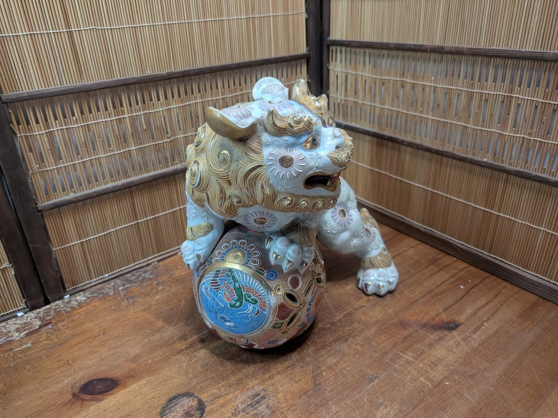 1950s Kutani Shishi Lion Statue Heavy Hand-Painted Guardian Dog Japan Auction
