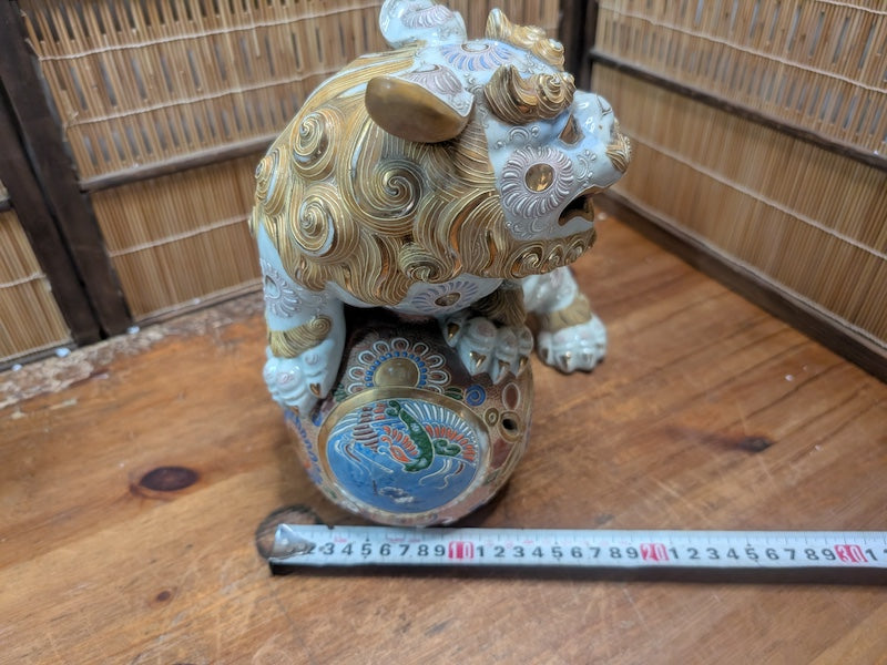 1950s Kutani Shishi Lion Statue Heavy Hand-Painted Guardian Dog Japan Auction