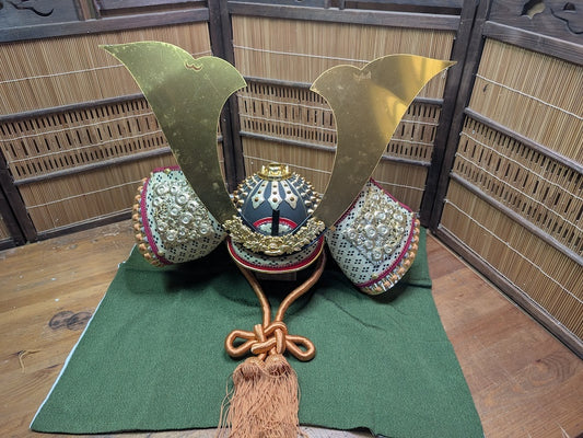 Japan Miniature Kabuto Helmet Brass & Kimono Fabric Missing Dragon Auction Japan