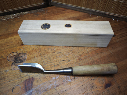 Japanese 1970s Miya Daiku 90-Degree Angle Chisel | Large Vintage Tool