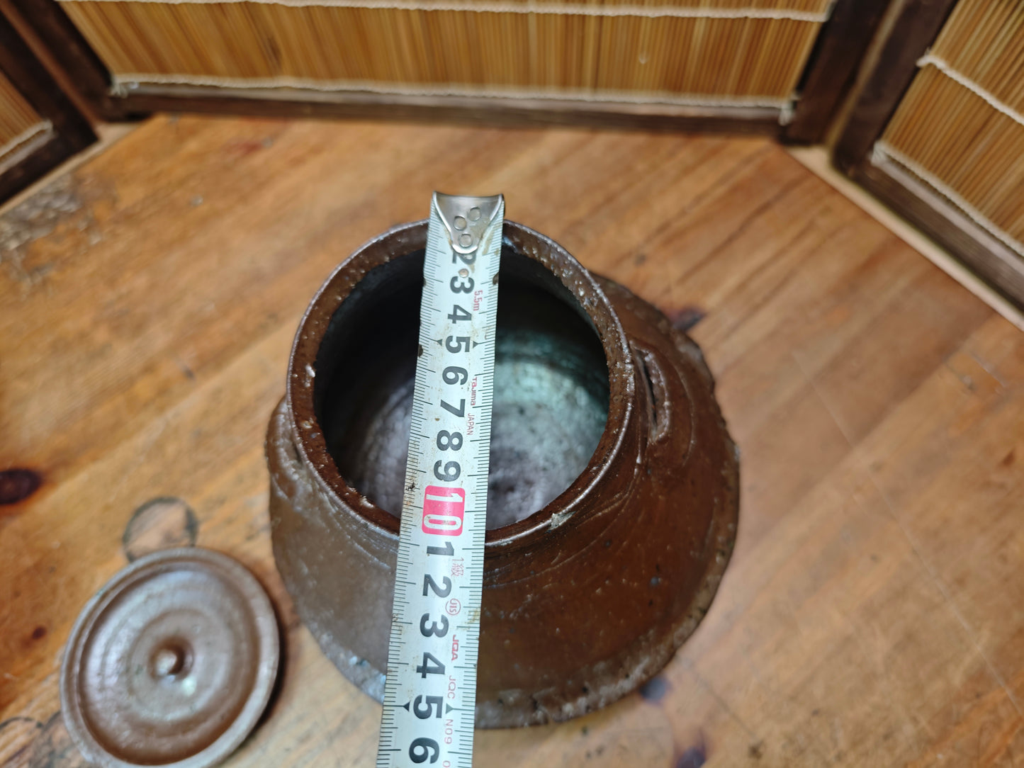 Japanese Antique Unglazed Mizusashi Water Jar Bizen pottery Auction Japan