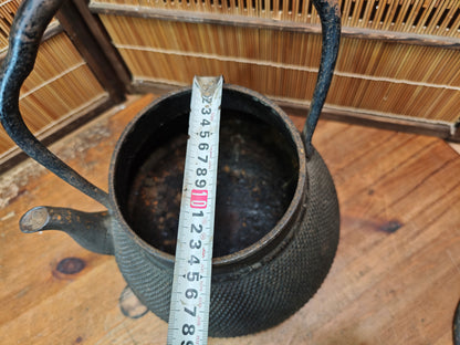 Meiji Era Japanese Nambu Tsubin Iron Kettle Signed Antique Cast Iron