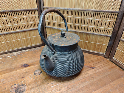 Meiji Era Japanese Nambu Tsubin Iron Kettle Signed Antique Cast Iron