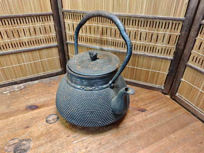 Meiji Era Japanese Nambu Tsubin Iron Kettle Signed Antique Cast Iron