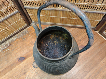 Meiji Era Japanese Nambu Tsubin Iron Kettle Signed Antique Cast Iron