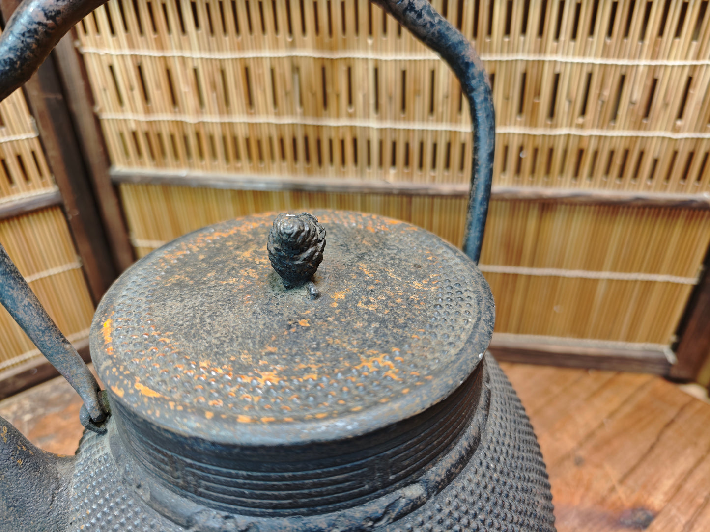 Meiji Era Japanese Nambu Tsubin Iron Kettle Signed Antique Cast Iron