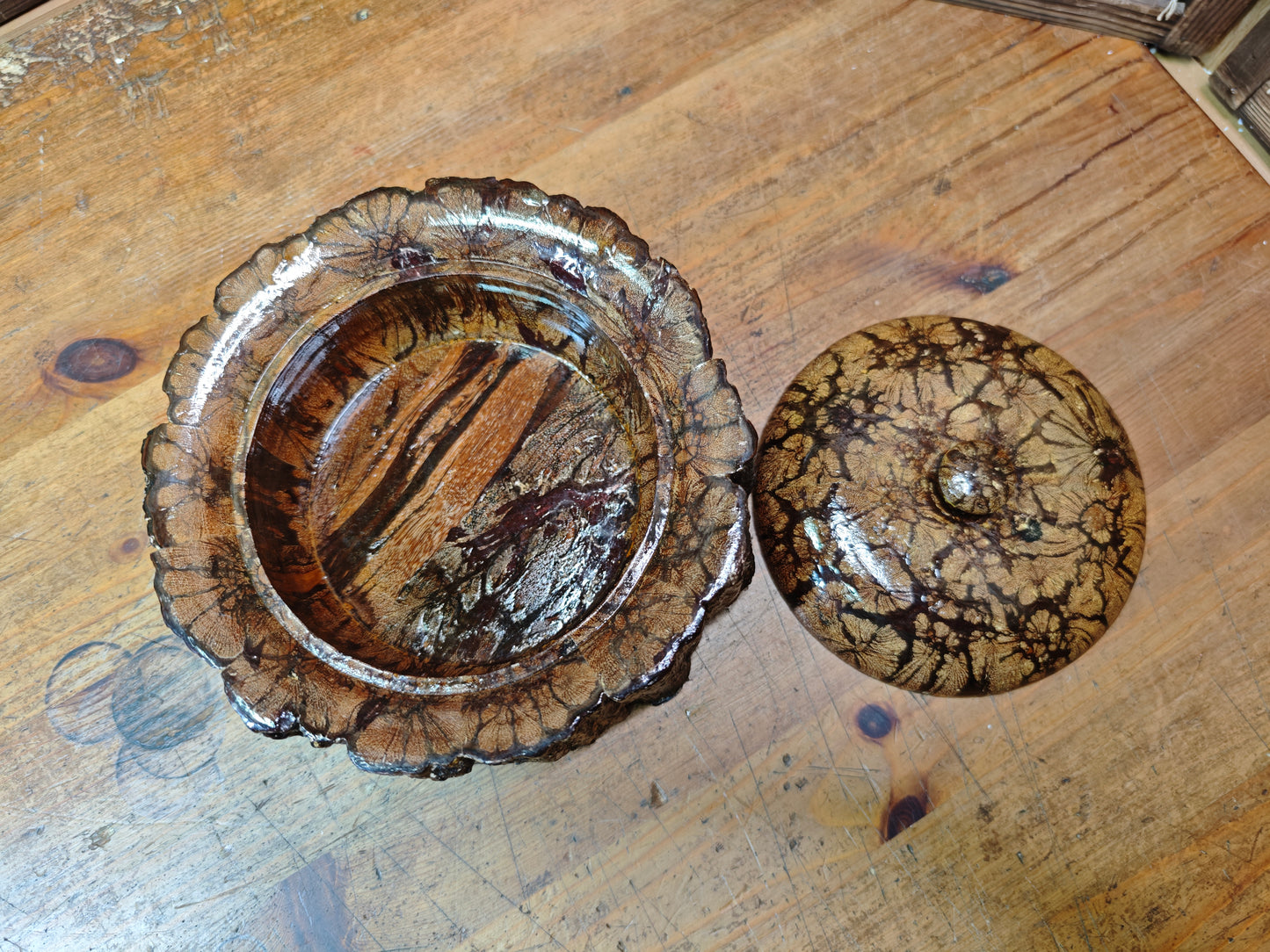 Japanese Vintage 1970s Chrysanthemum Wood Lidded Box Natural Burl