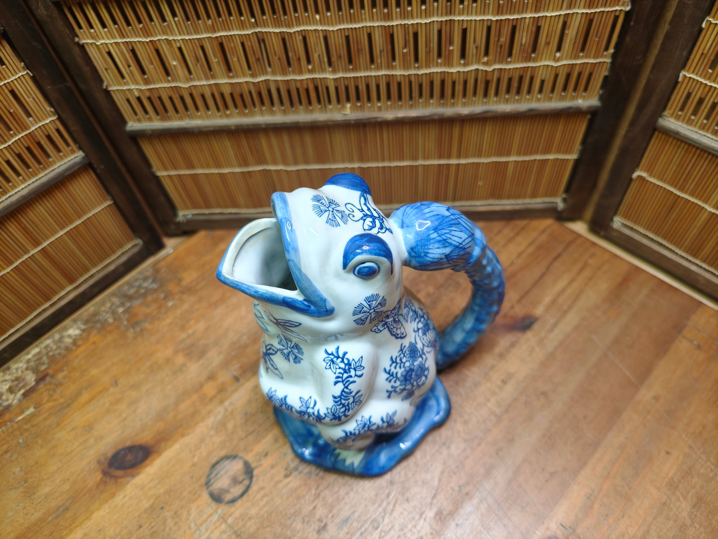 Vintage Blue White Frog Pitcher Ceramic Chinoiserie Gurgle Jug Japan
