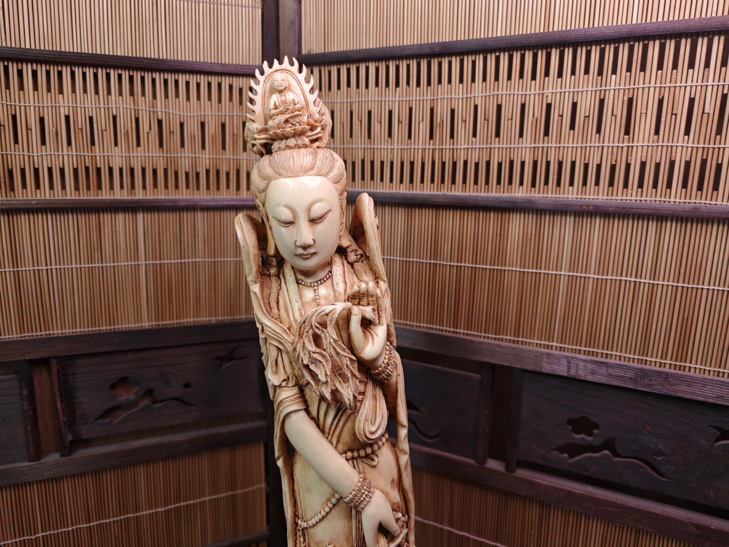 Large Chinese Guanyin Statue 28in Resin Goddess of Mercy Buddhist Figure Asia