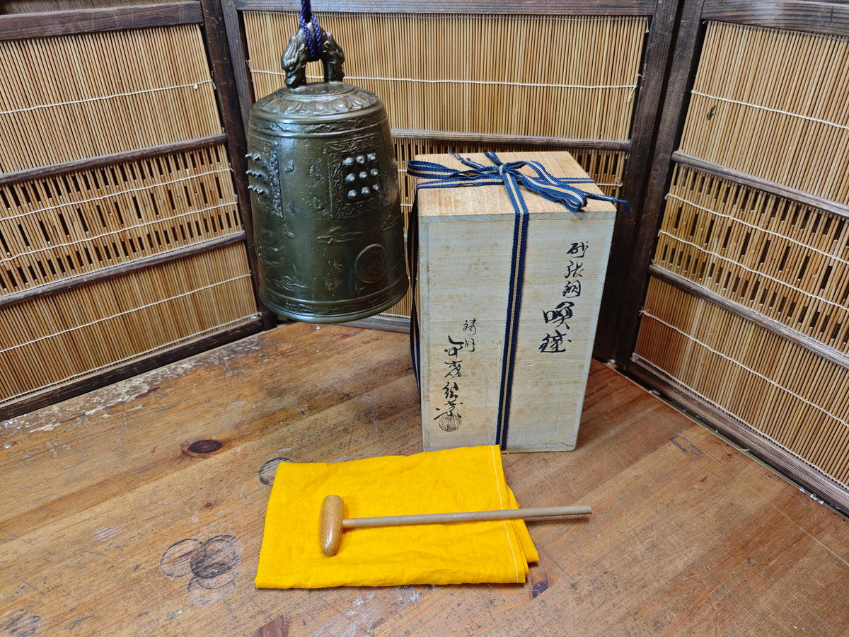 Large Japanese Bronze Buddhist Temple Bell Bonsho Ryuzu Antique