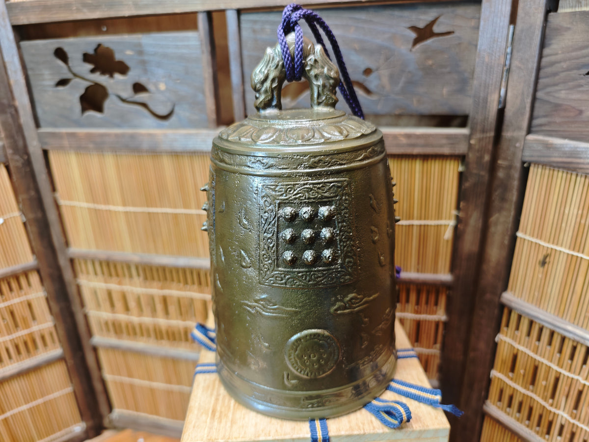 Large Japanese Bronze Buddhist Temple Bell Bonsho Ryuzu Antique
