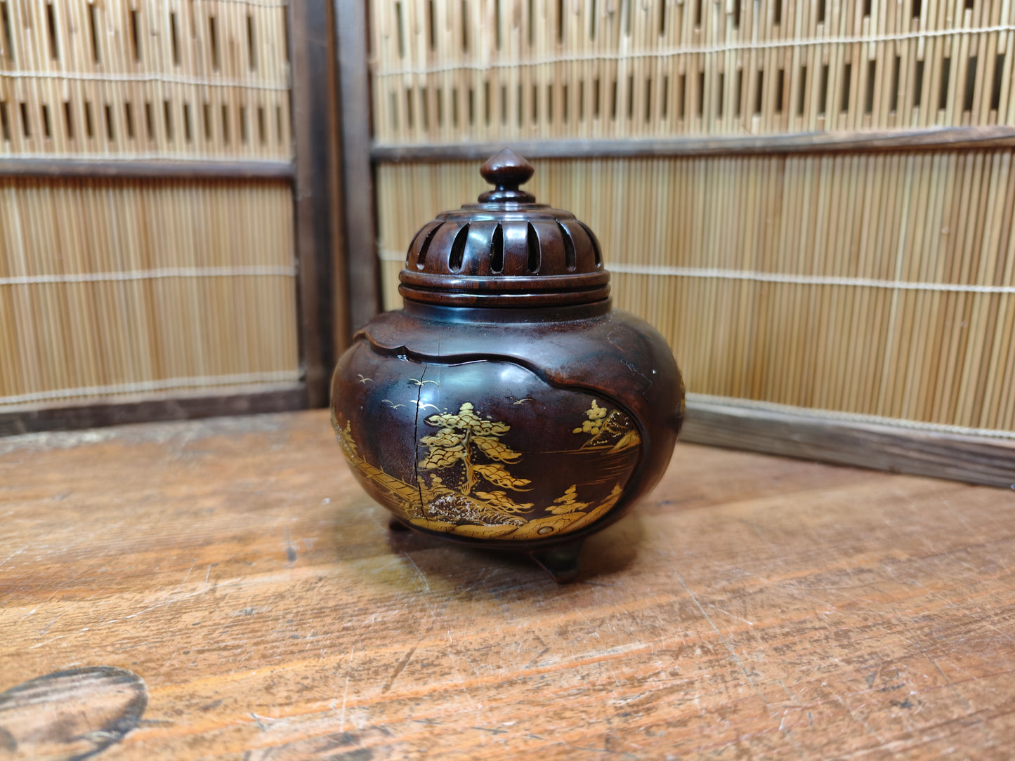 Meiji Era Japanese Wooden Koro Incense Burner Gold Maki-e Mother Pearl Inlay
