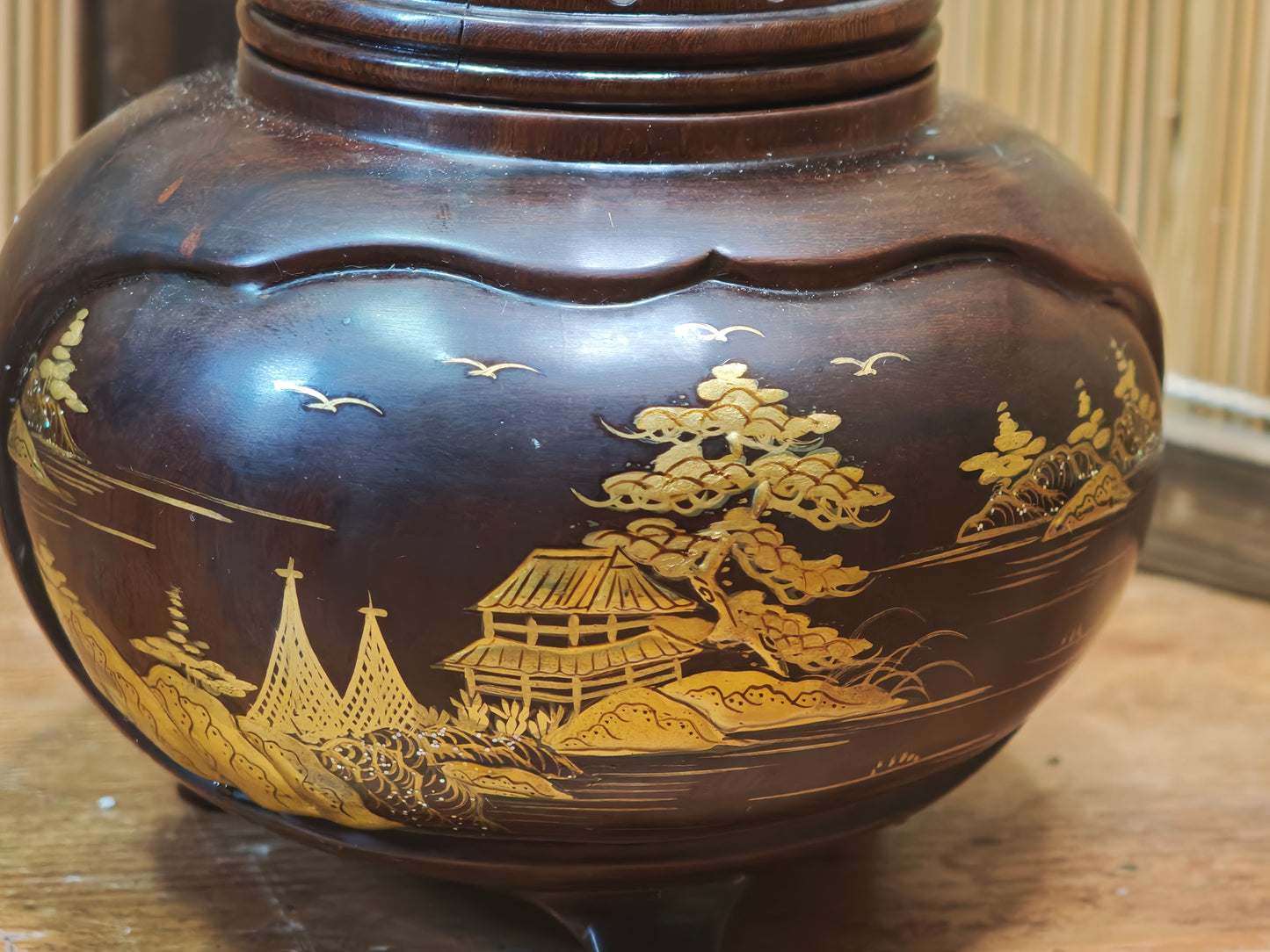 Meiji Era Japanese Wooden Koro Incense Burner Gold Maki-e Mother Pearl Inlay