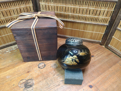 Japanese Wooden Koro Incense Burner Gold Maki-e Mother Pearl Inlay