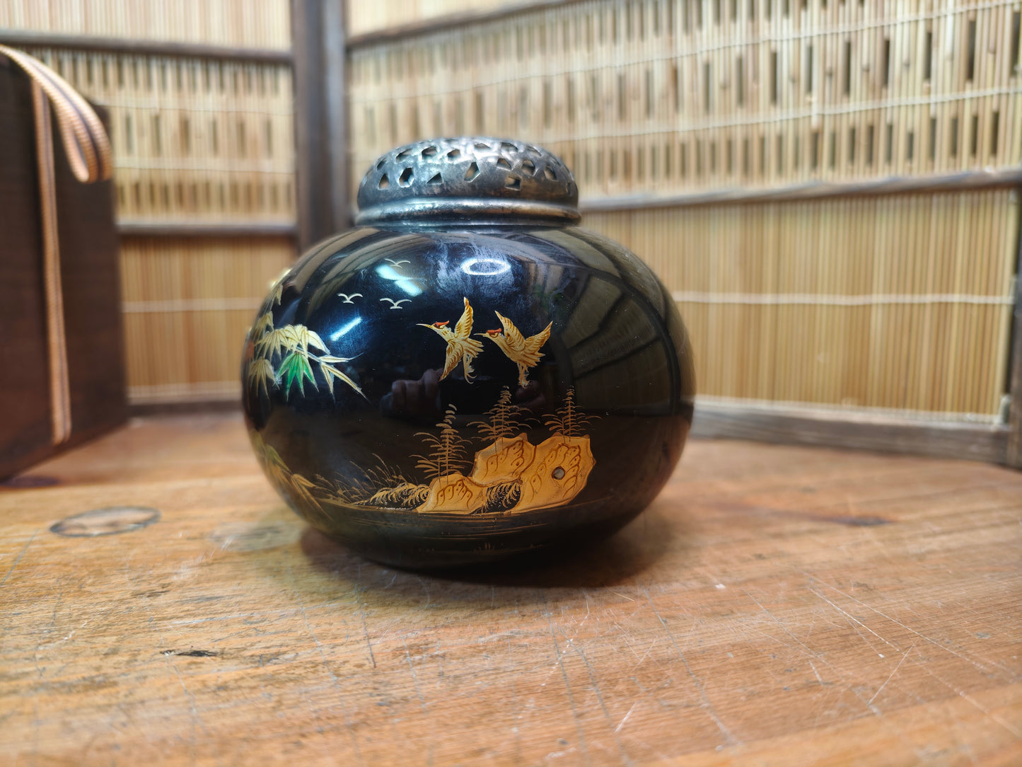 Japanese Wooden Koro Incense Burner Gold Maki-e Mother Pearl Inlay