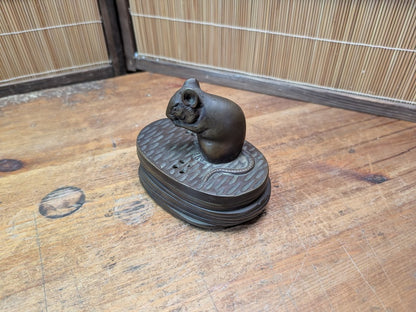 1900s Japanese Bronze Koro Incense Burner Koban Shape Mouse Auction JP