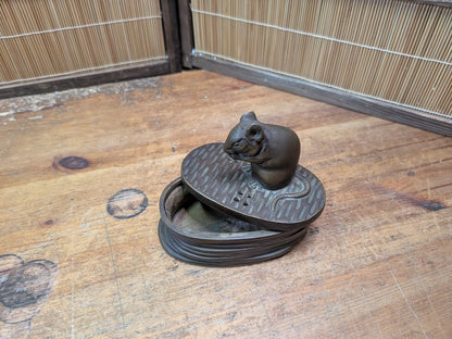 1900s Japanese Bronze Koro Incense Burner Koban Shape Mouse Auction JP