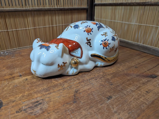 Rare 1950s Imari Maneki Neko Sleeping Cat Figurine with 24K Gold Japan Art