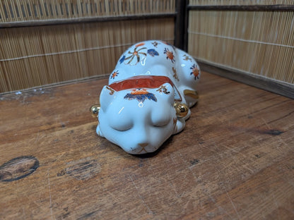 Rare 1950s Imari Maneki Neko Sleeping Cat Figurine with 24K Gold Japan Art