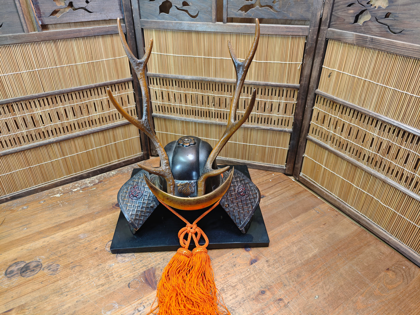Rare 1950s Japanese Kabuto Katana Stand Cast Iron Signed Auction JP