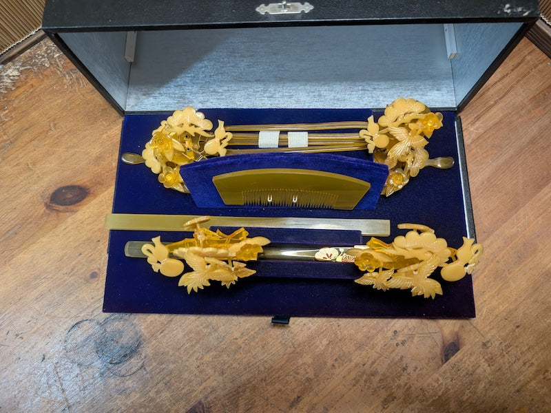 Vintage Japanese Kanzashi Set 1970s Floral Hairpins Comb Box Rare