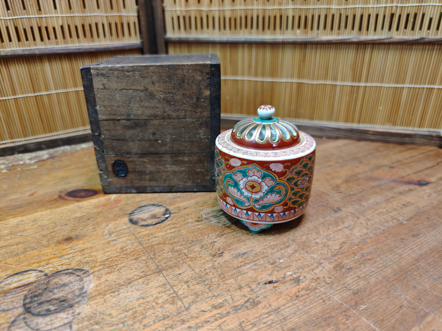 Rare Japanese Antique Kutani Ware Koro Incense Burner with Wooden Box