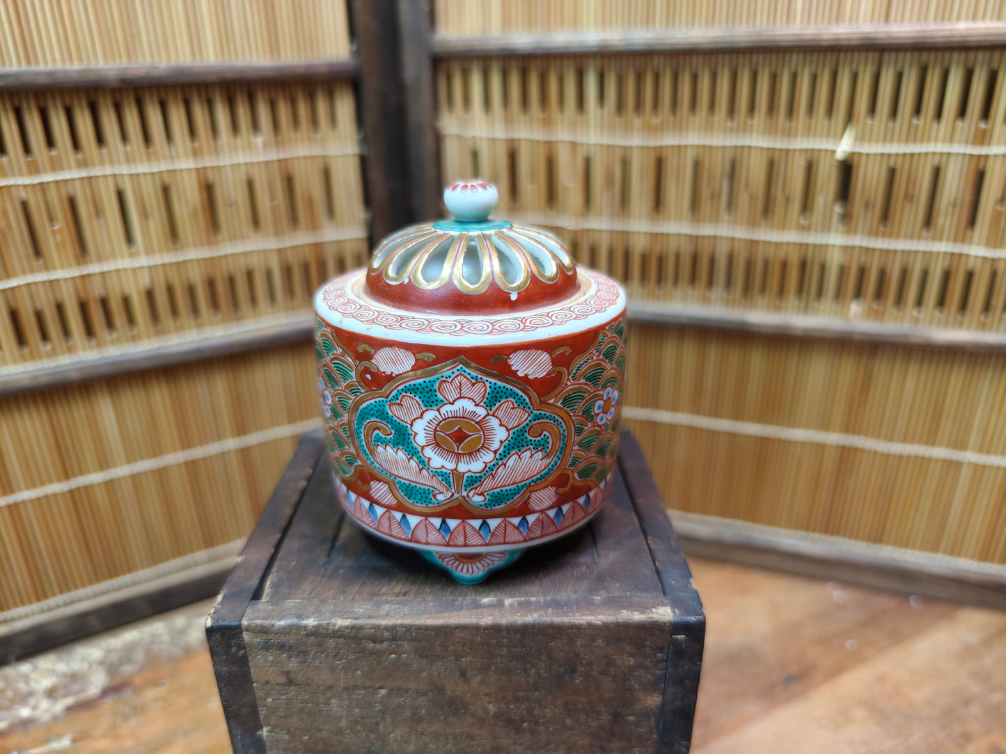 Rare Japanese Antique Kutani Ware Koro Incense Burner with Wooden Box