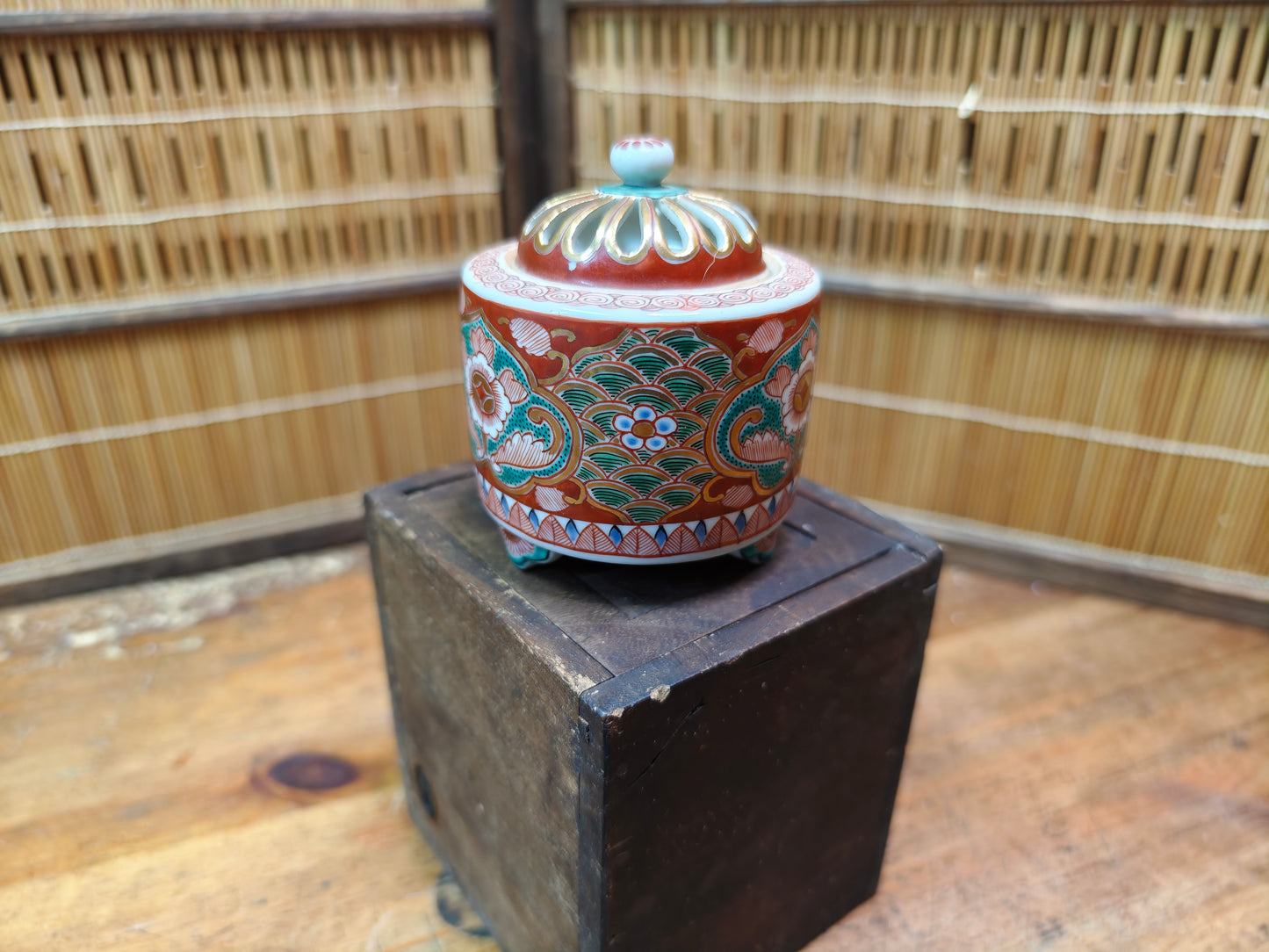 Rare Japanese Antique Kutani Ware Koro Incense Burner with Wooden Box