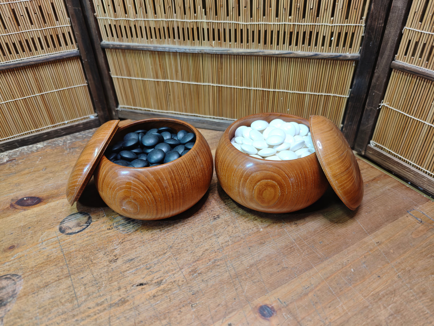 Rare Japanese Go Stones Set Hamaguri Shell 186 White 180 Black Wood Bowls