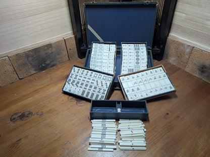 Vintage Japanese Mahjong Game Set Resin Bamboo Tiles Wooden Case