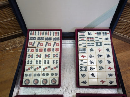 Vintage Japanese Mahjong Pai Game Set Resin & Bamboo Tiles wood Case
